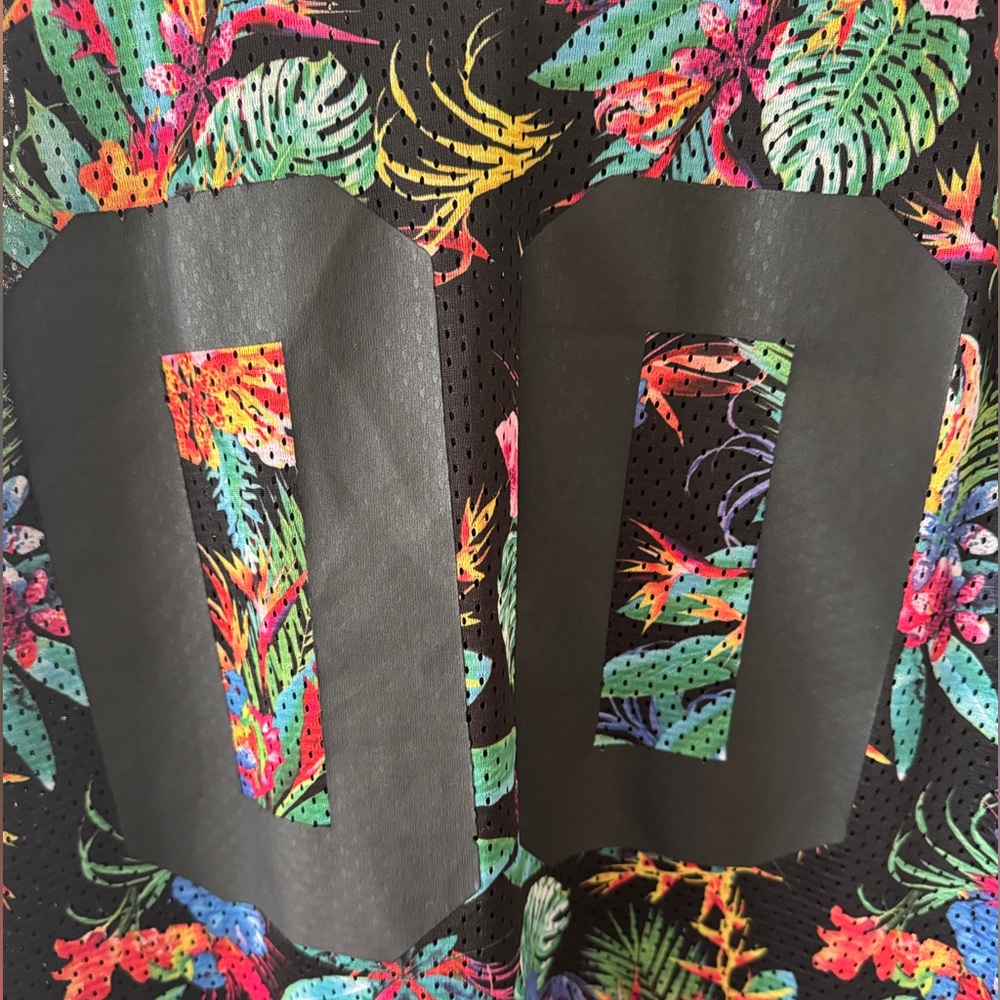 On the Byas Unisex Tropical Floral Tank Top | sz Large | excellent condition - Picture 3 of 5